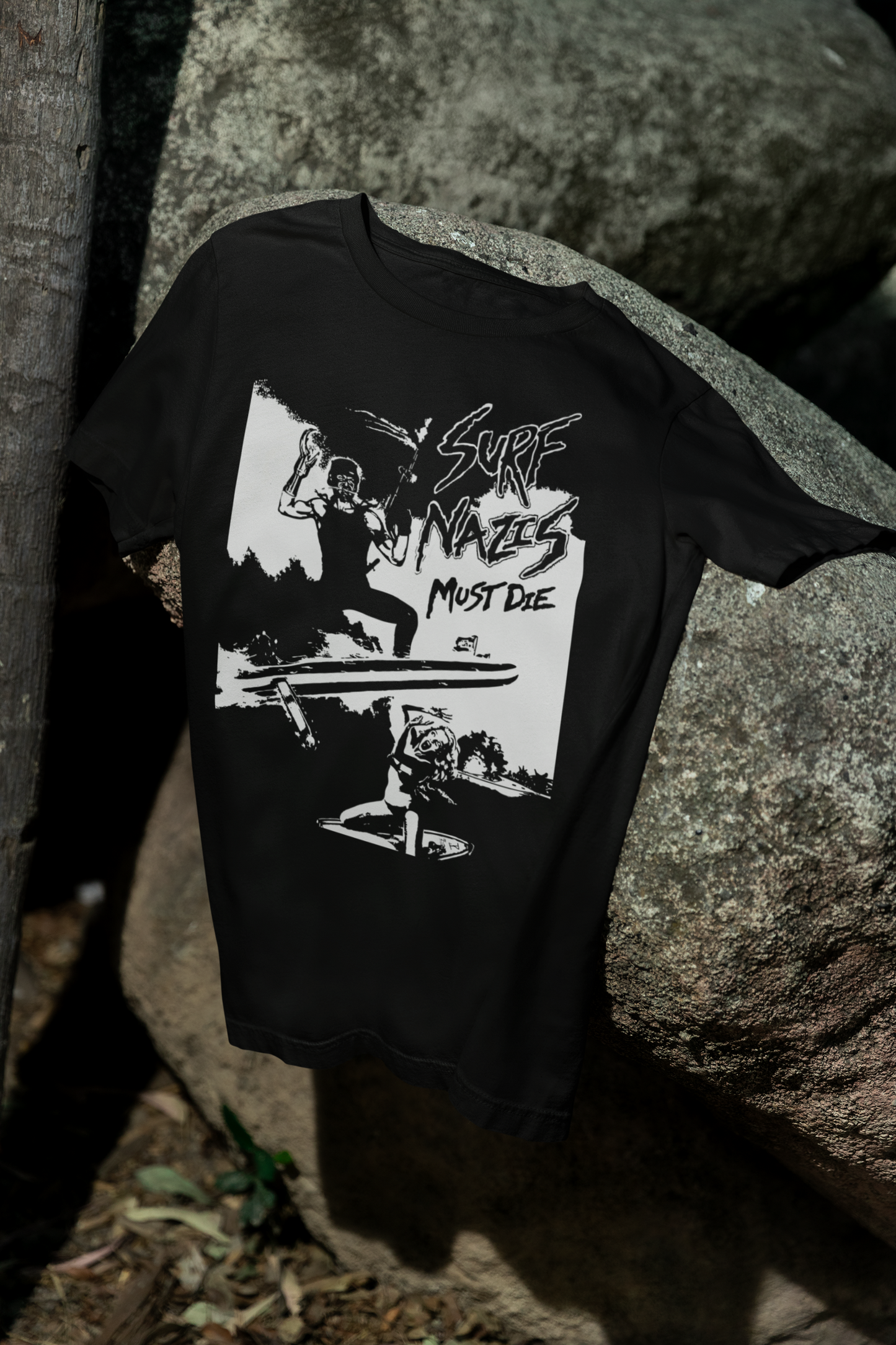 Surf Nazis must Die VHS Cover Inspired T-Shirt Μαύρο
