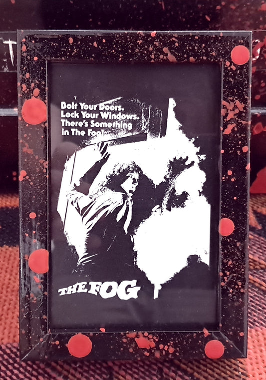 Bloodstained Frame Decor "The Fog" / Black