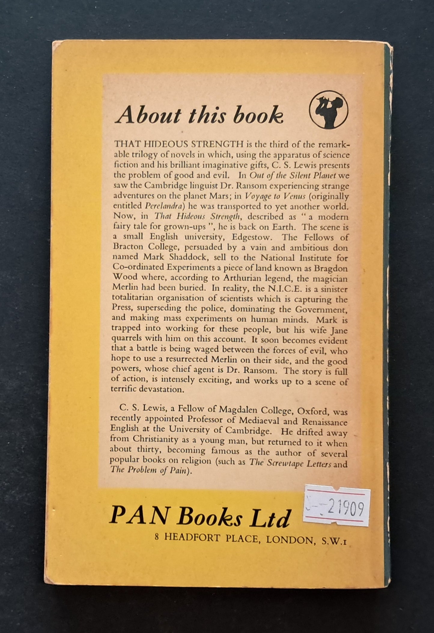 That Hideous Strength Paperback (C.S. Lewis, PAN Publications, 1955)